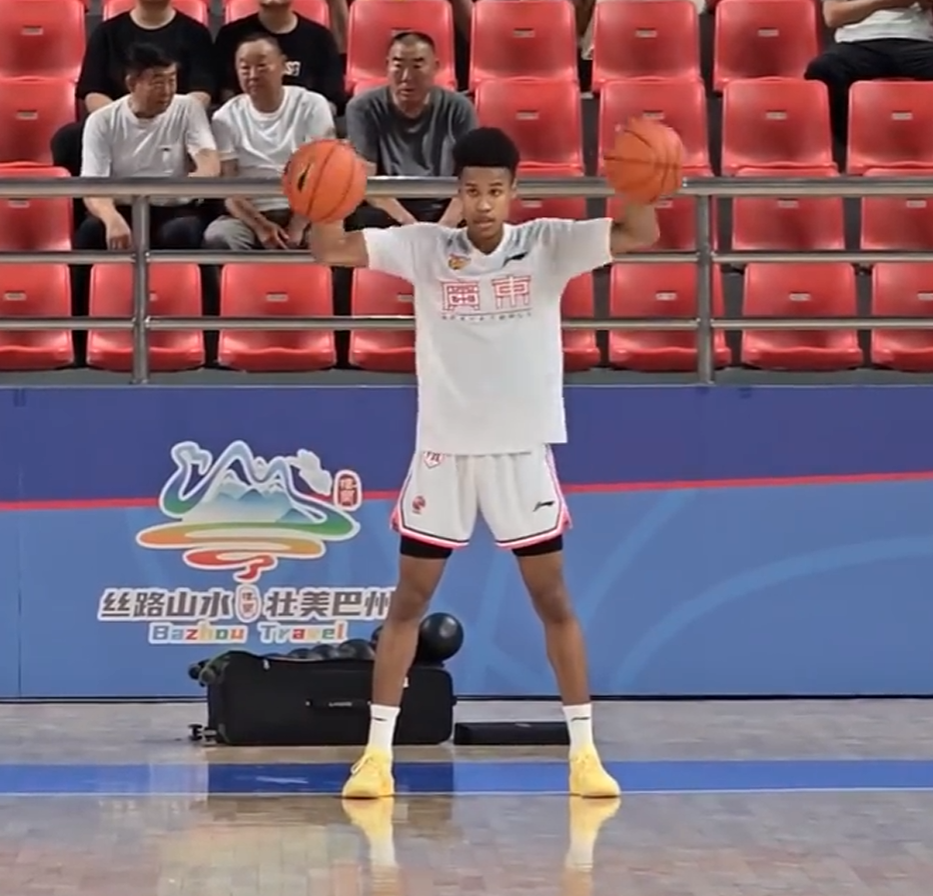 常亮眼, 让球迷疑问, 他的无球防