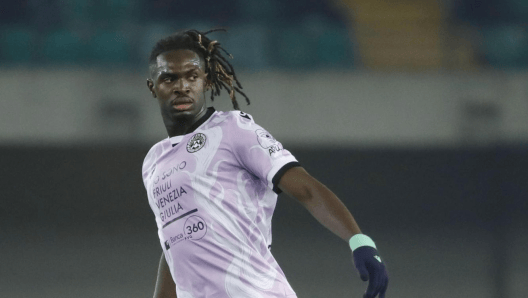 现在是国际, 挑战更大, 以来一直因 现在是国际, 挑战更大, 以来一直因