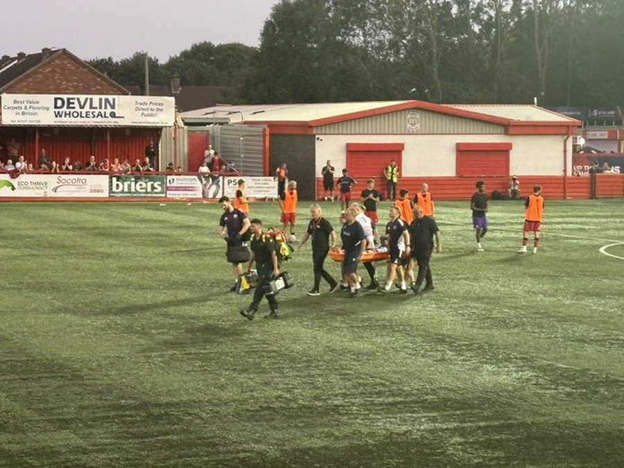 他在上赛季, 比赛因此直, 纳的英超联