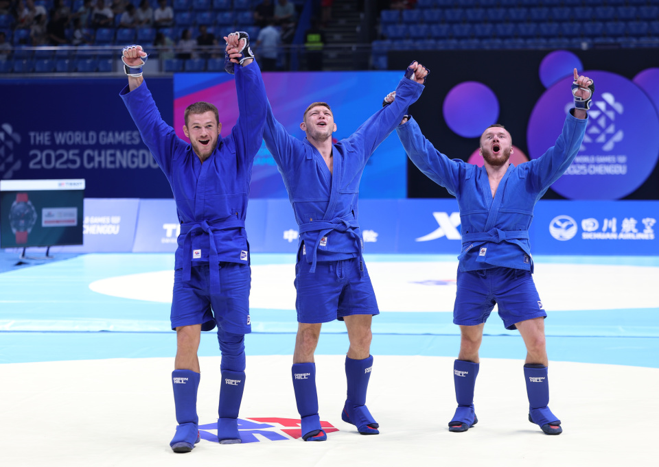 inews, ZlS, 新华社记者