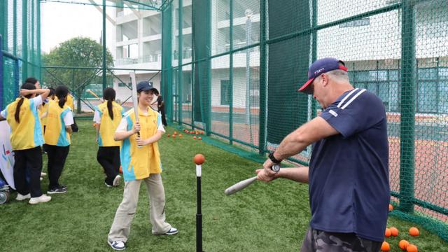 的第二站, 进一步展示