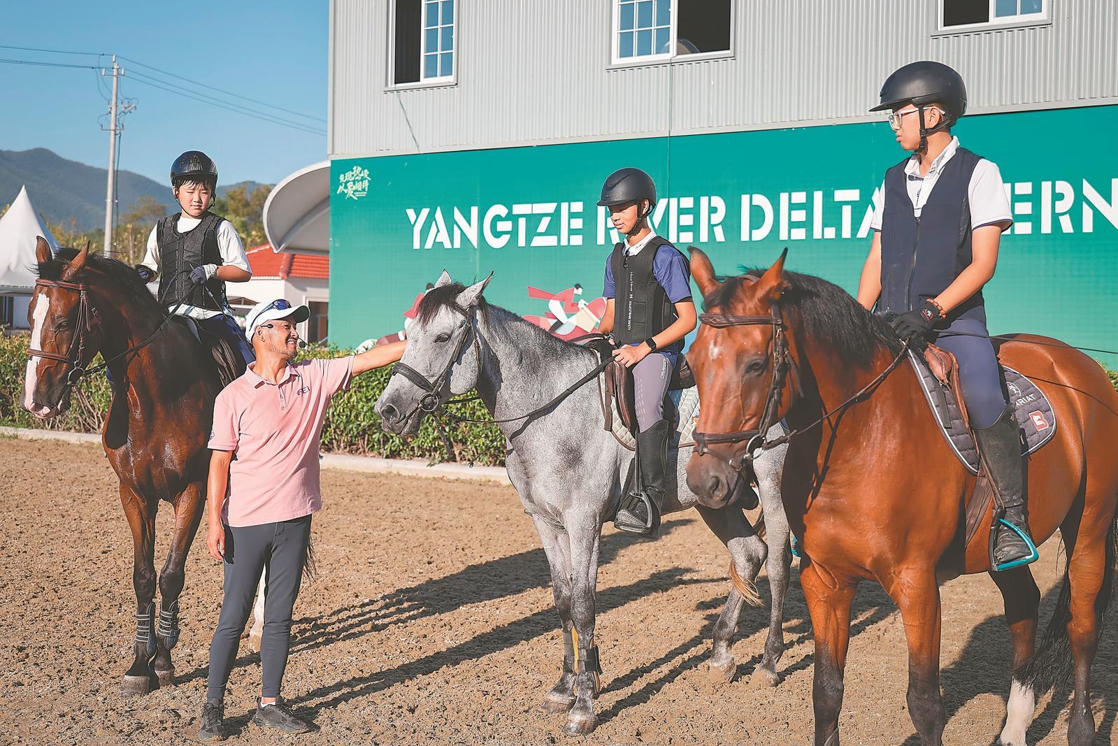 等骑手头戴, https