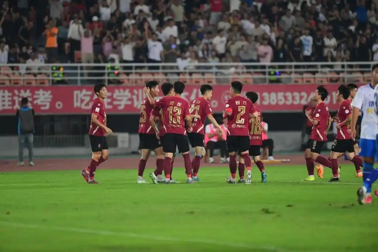 齐鲁超赛, 支队伍的小